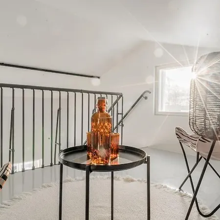 شقة Kotimaailma - Furnished In With Key Code